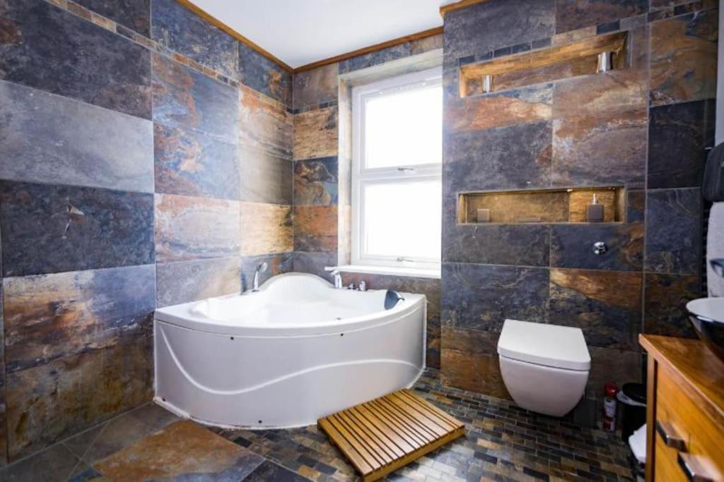 George24 - Spectacular, 5 Minutes To The Beach Newquay  Exterior photo