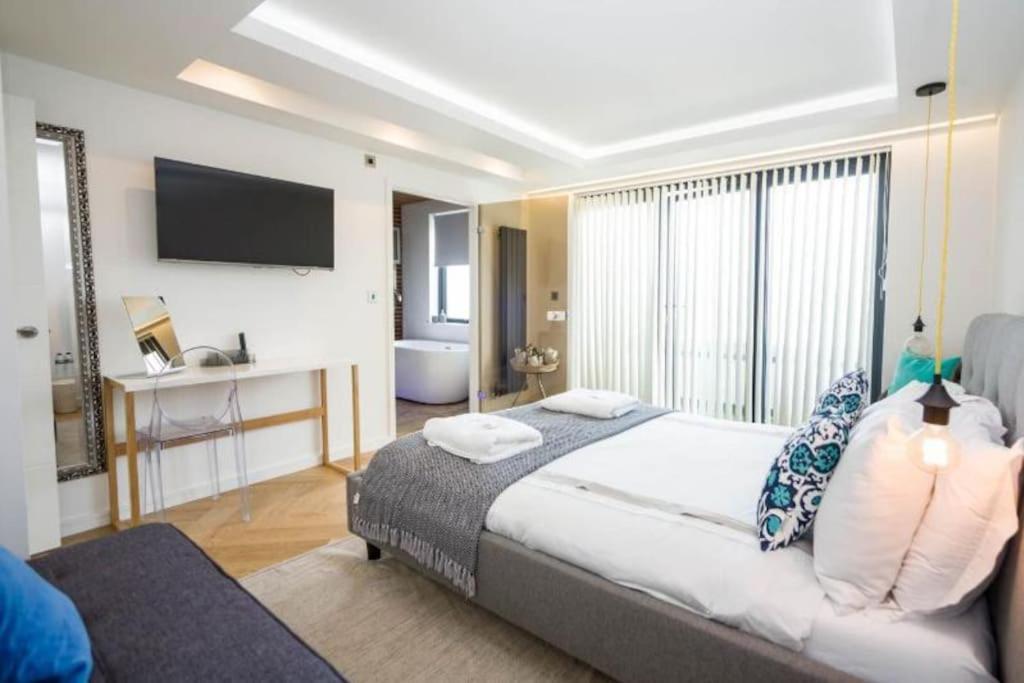 George24 - Spectacular, 5 Minutes To The Beach Newquay  Exterior photo