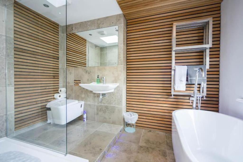 George24 - Spectacular, 5 Minutes To The Beach Newquay  Exterior photo